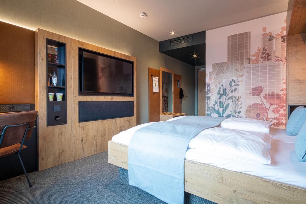 Riku Hotel Ройтлінген Екстер'єр фото