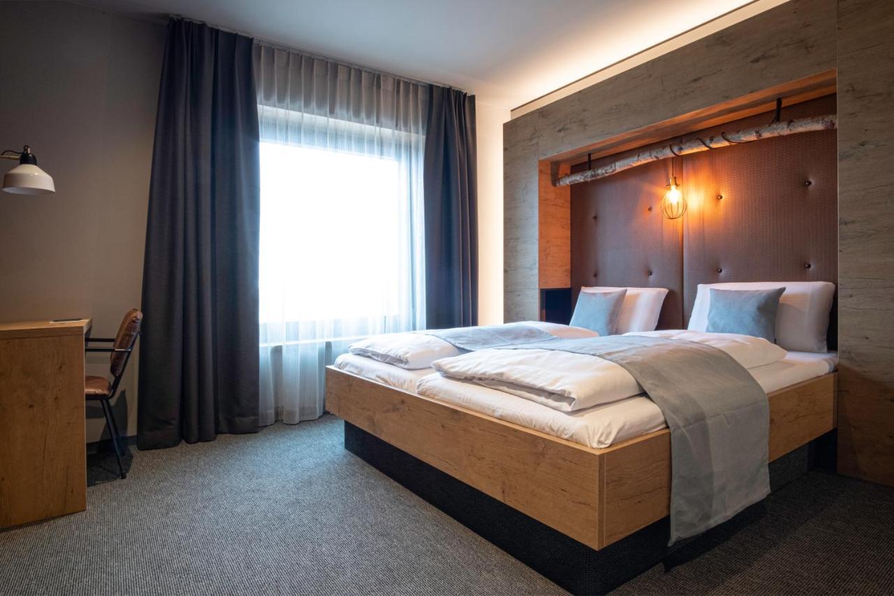 Riku Hotel Ройтлінген Екстер'єр фото