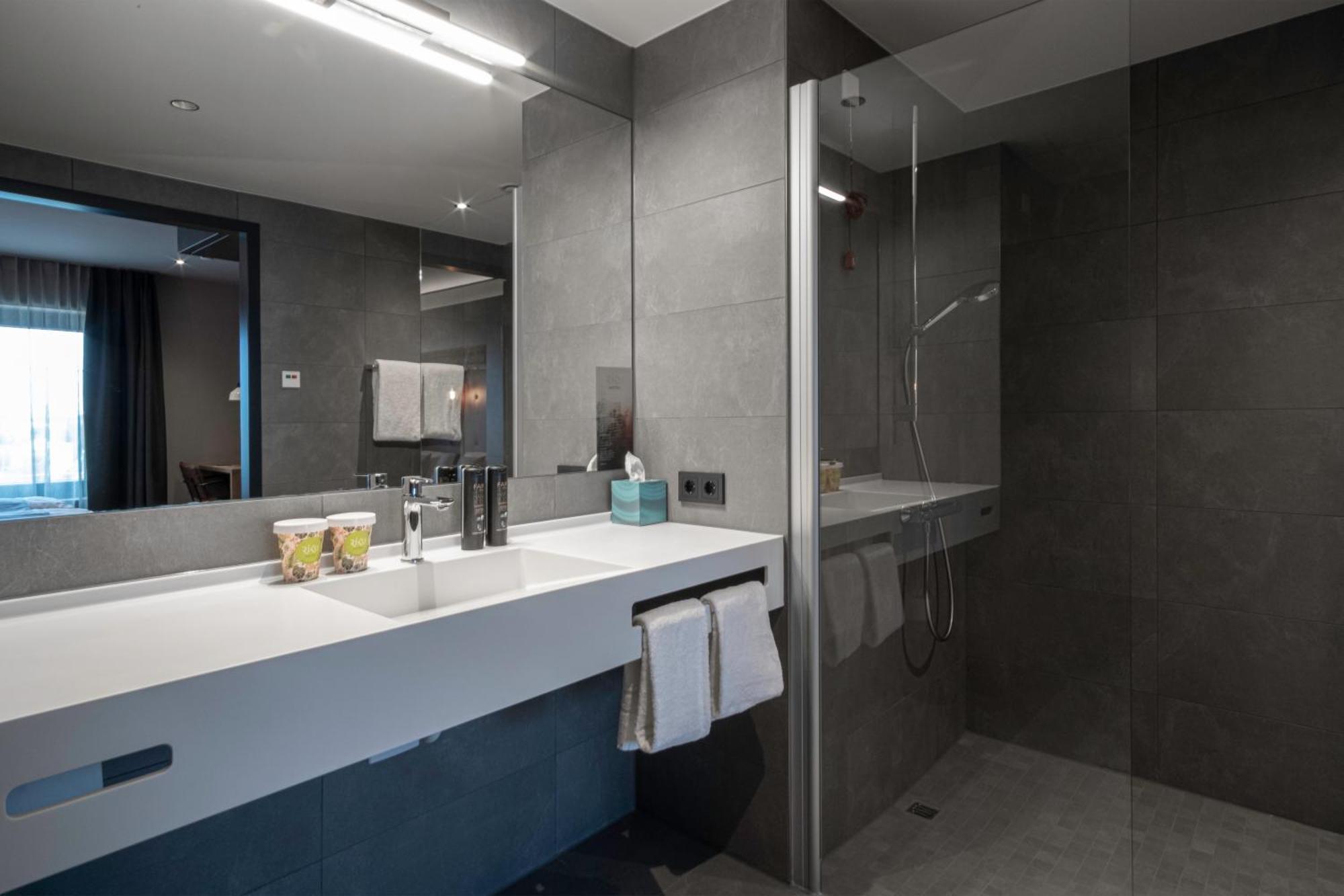 Riku Hotel Ройтлінген Екстер'єр фото