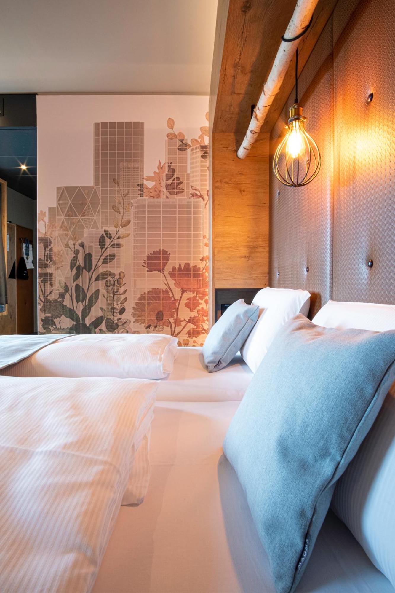 Riku Hotel Ройтлінген Екстер'єр фото